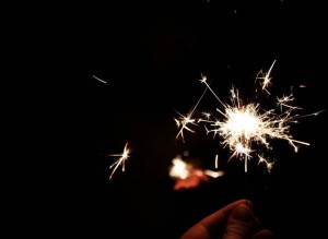 Новый Год Петуха 2017: как и в чем встречать, что готовить и чем украшать