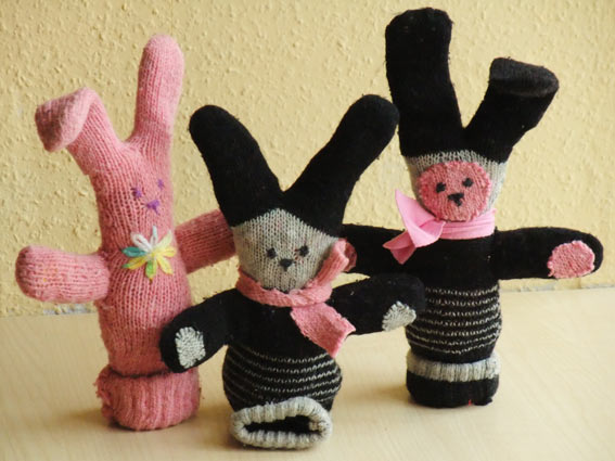 Новогодний кролик из перчаток