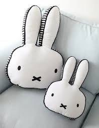 Кролик-подушка из ткани