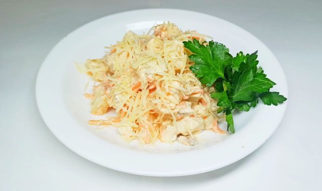 Морковный салат с ананасами